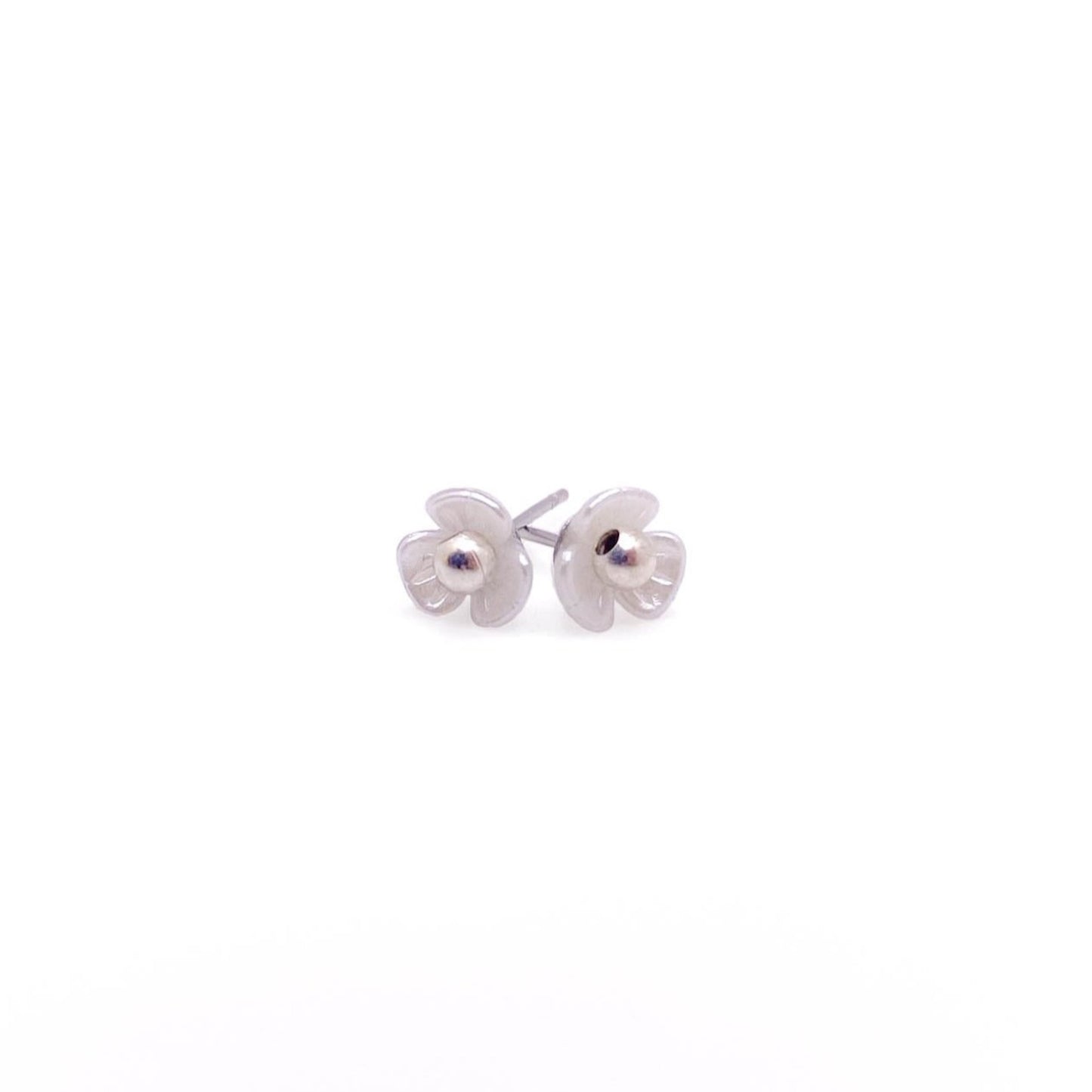 Pearlescent flower silver stud earrings