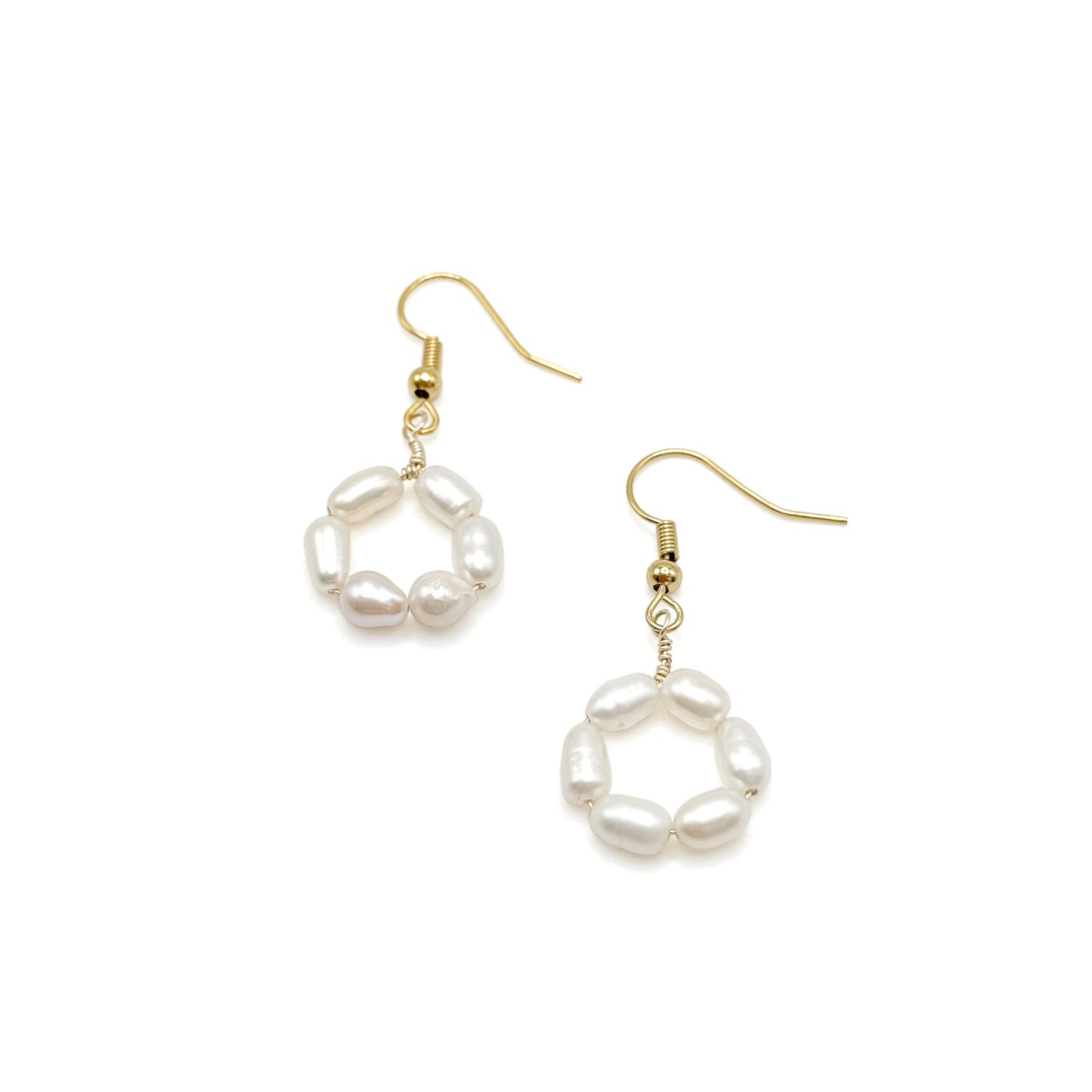 Freshwater pearl gold dangle earrings