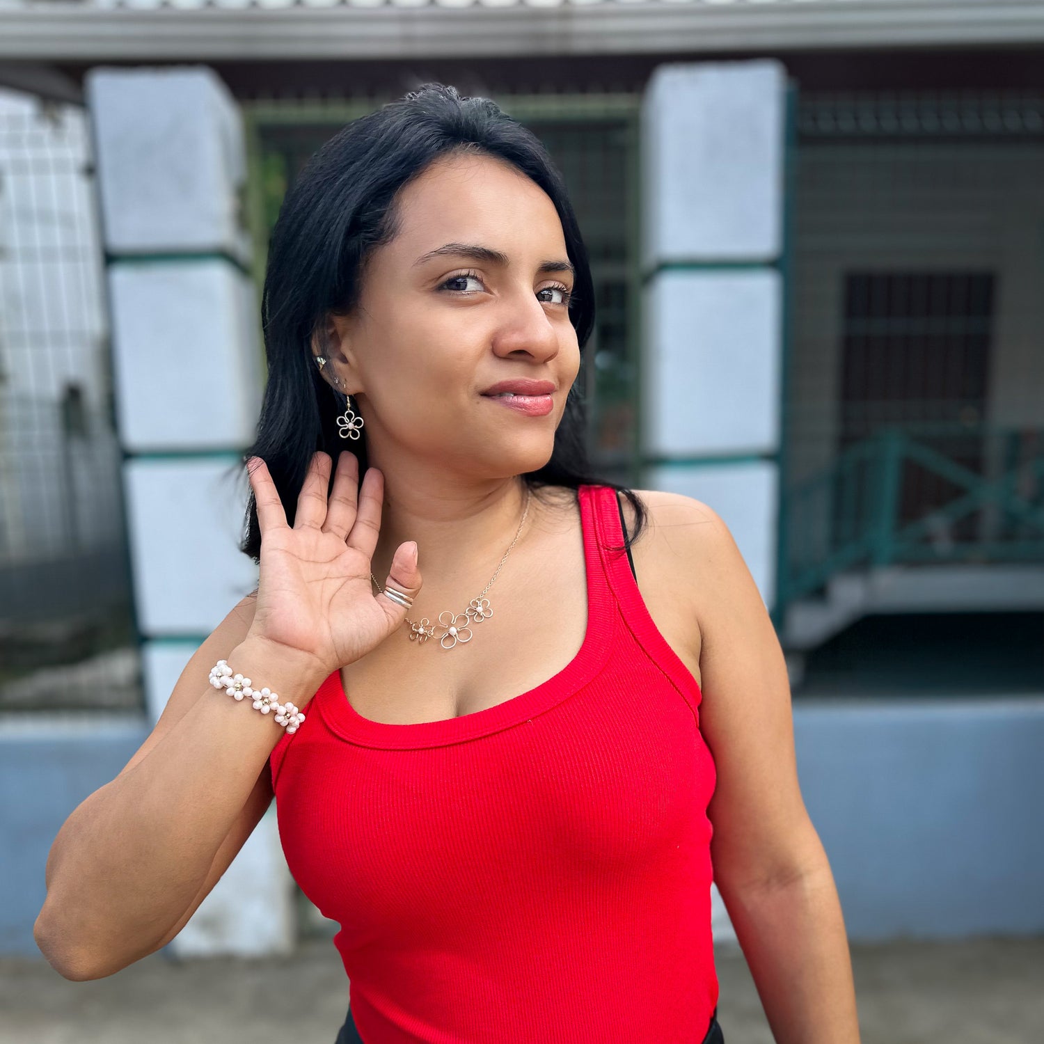 Azalea hammered gold wire flower necklace