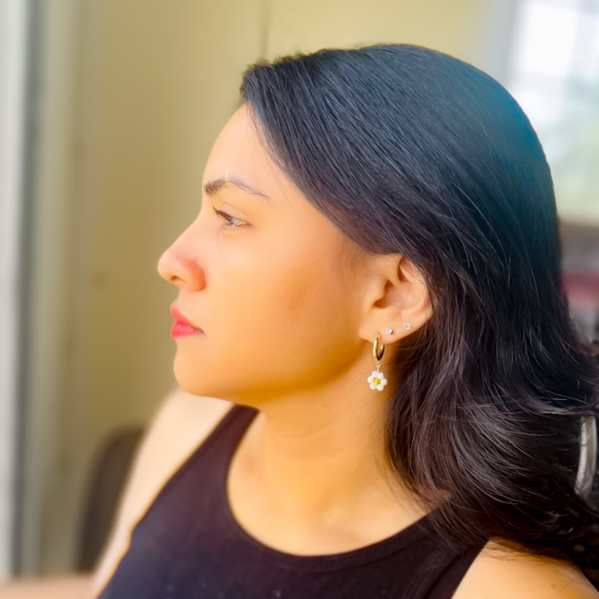 Pearl flower gold huggy earrings