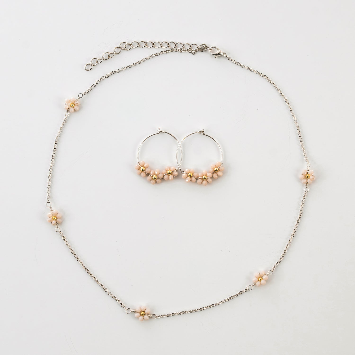 Daisy silver necklace