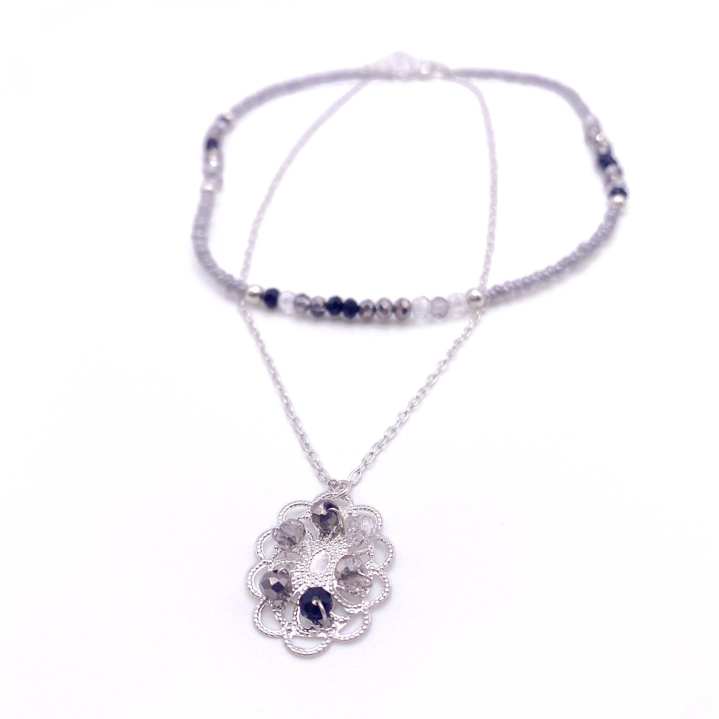 Dianthus necklace