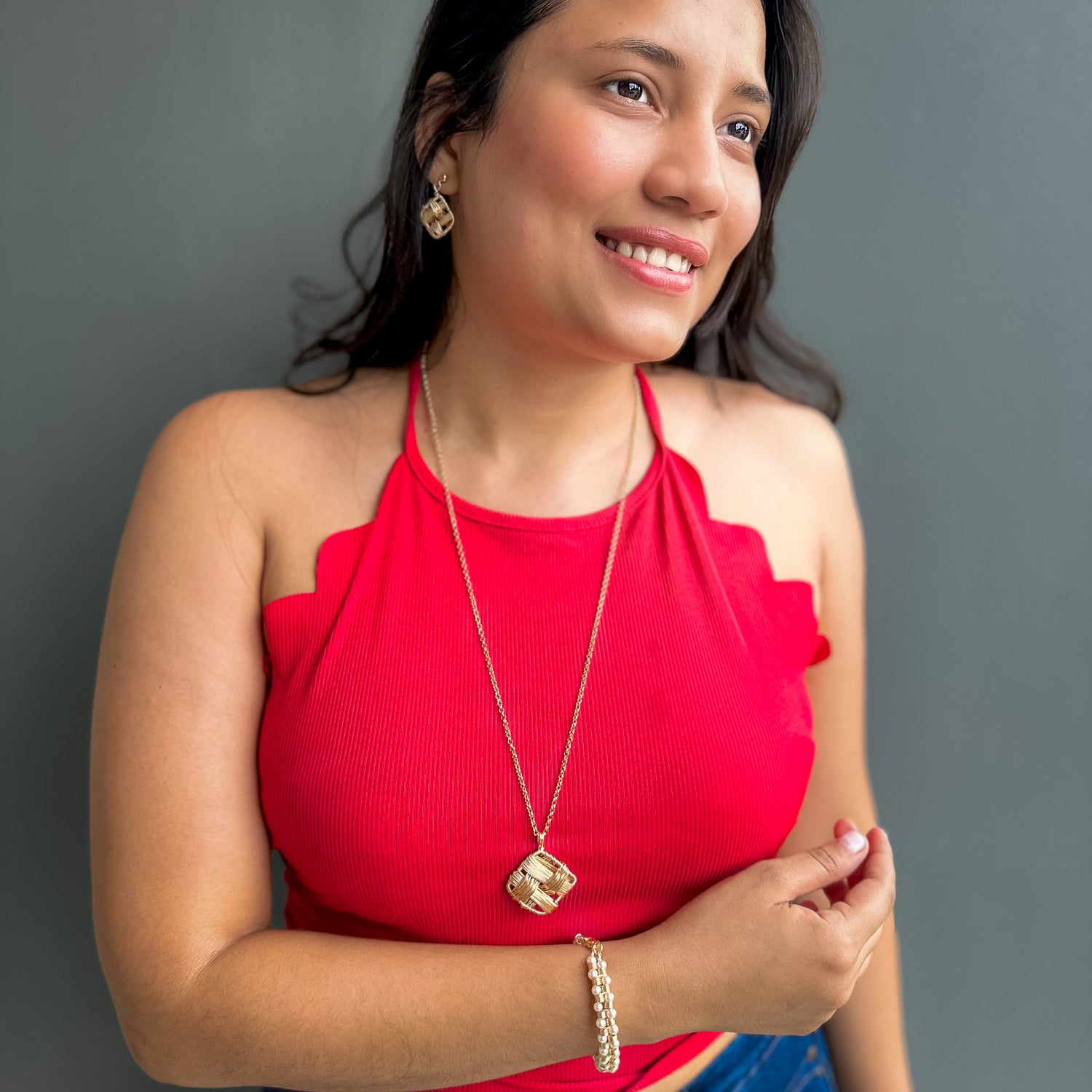 Trellis gold wire pendant necklace