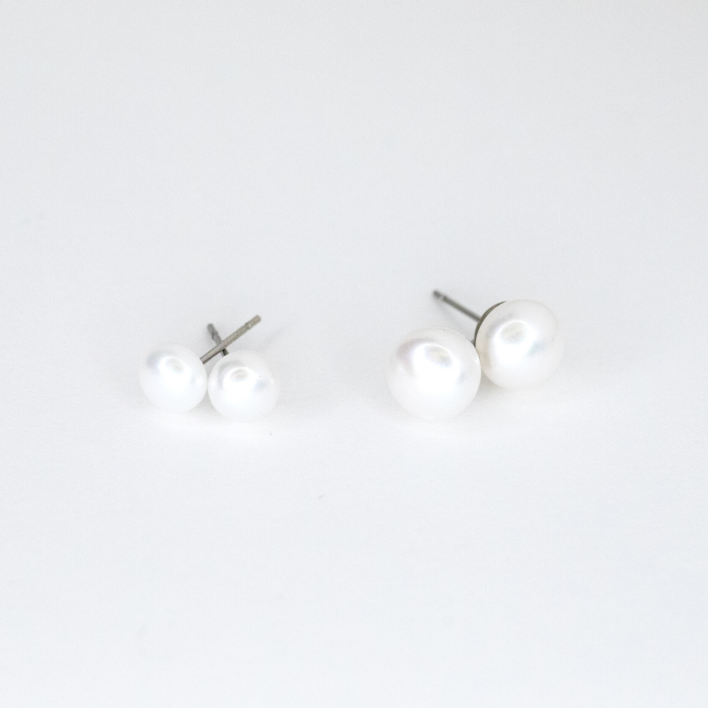 Freshwater pearl stud earrings