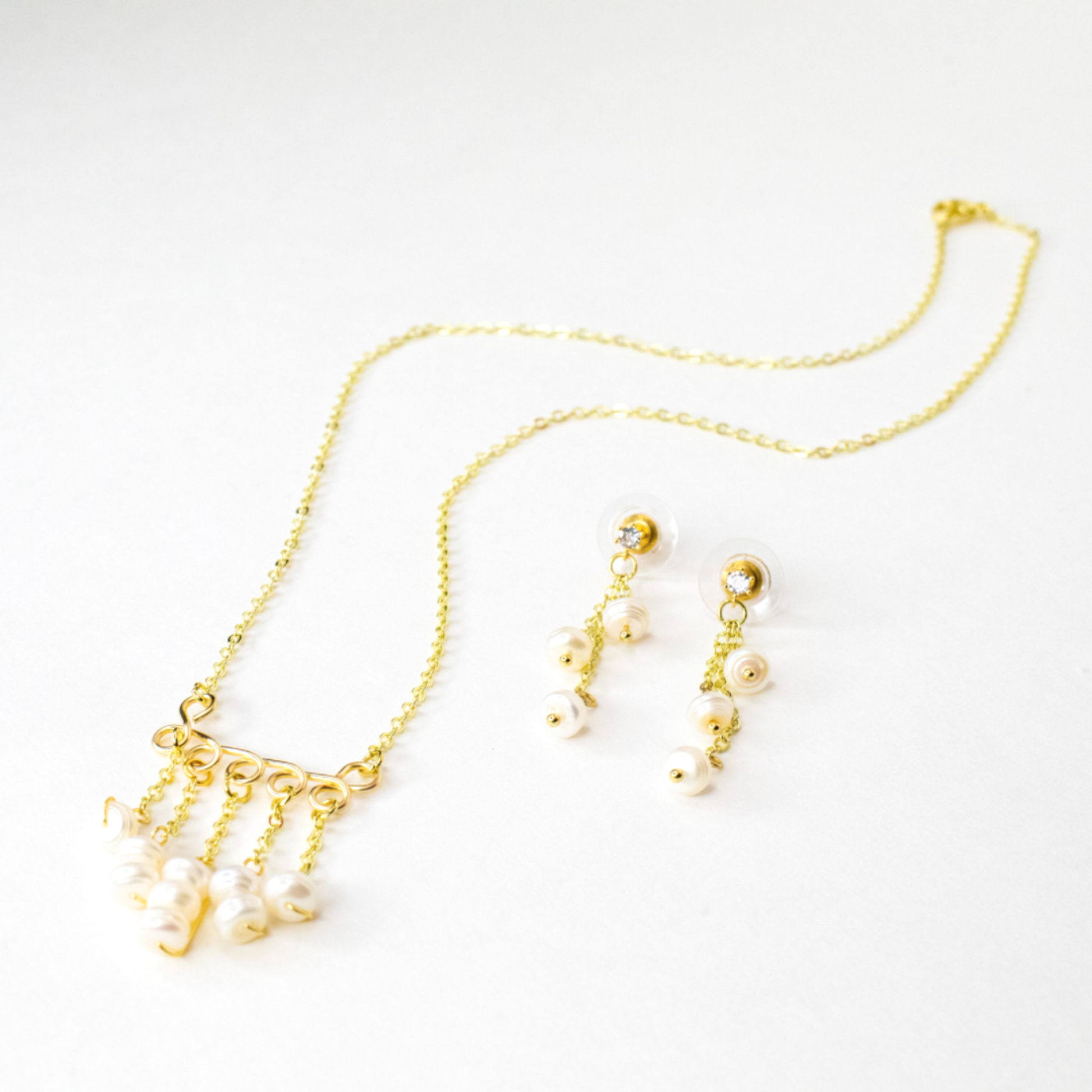 Freshwater pearl gold jewelry